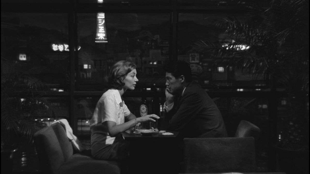 A still from Hiroshima, mon Amour (1959).